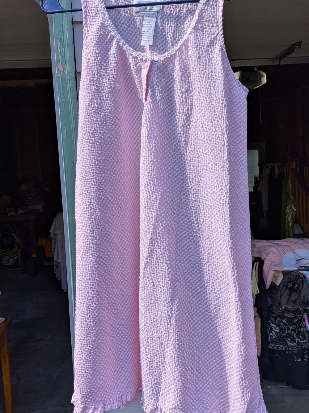 Colette by Miss Elaine Pink Seersucker Nightgown Size L Sleeveless Ruffle Hem
